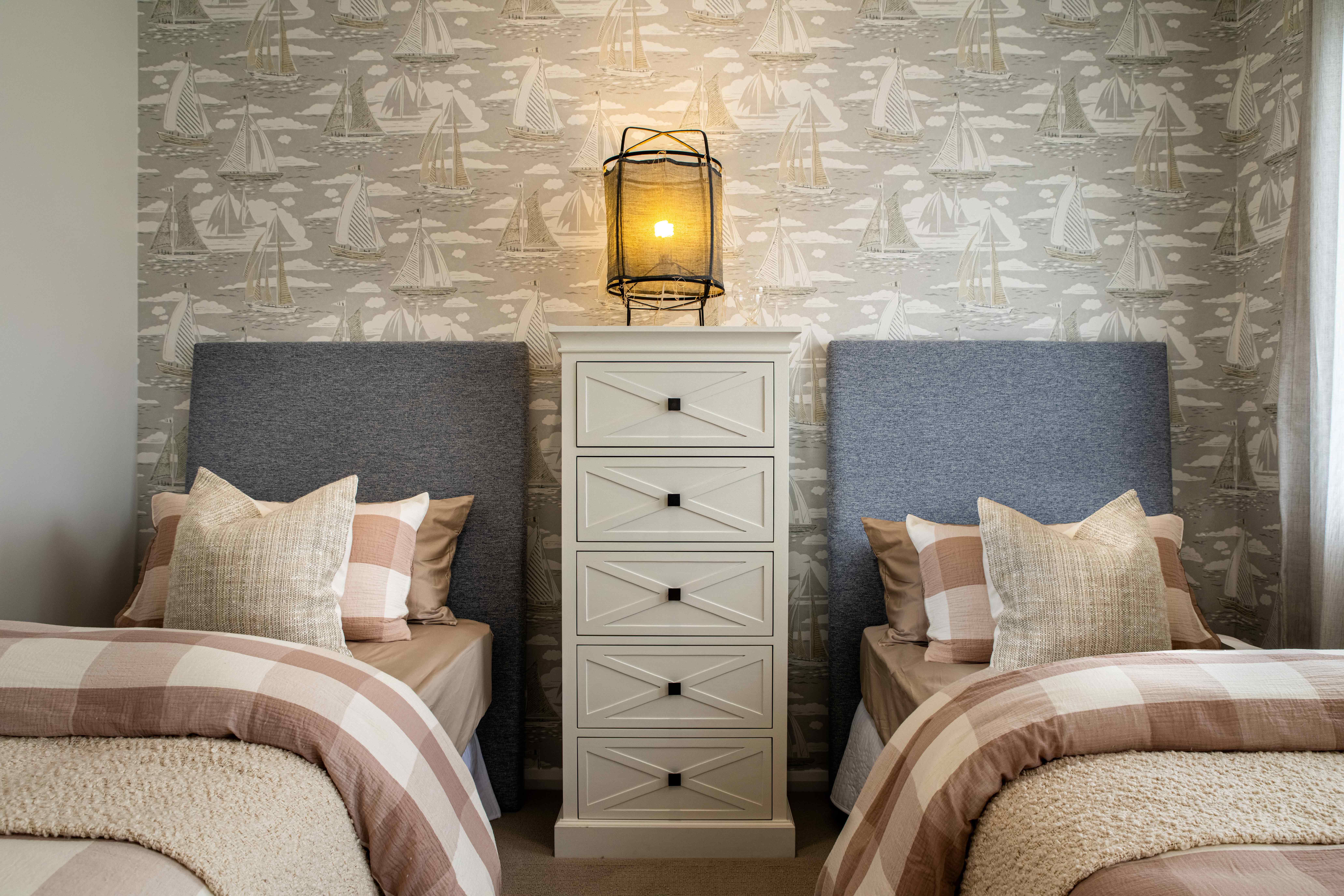 Hh Flagstone Orchid 29 Bedroom1 Details
